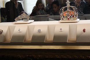 Бриллианты и короны